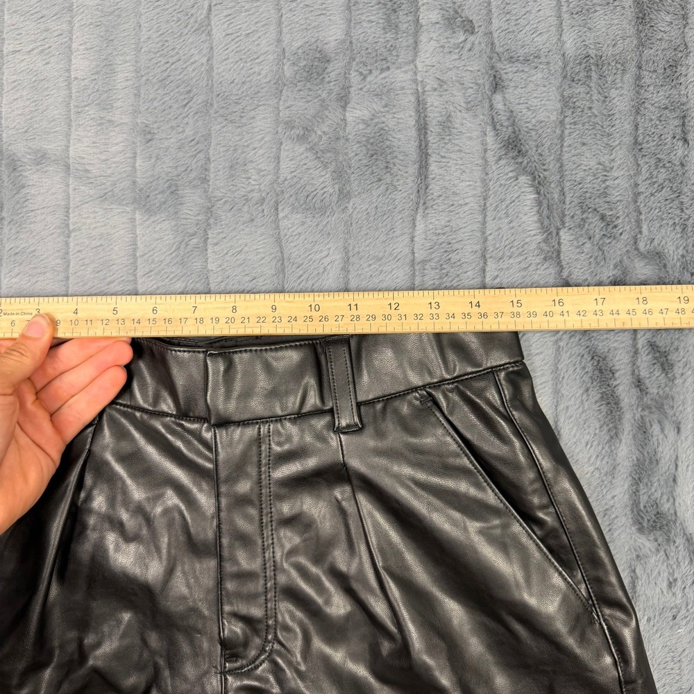 Abercrombie & Fitch Vegan Leather Pleated Shorts Black High Rise Womens Size M - Picture 3 of 9